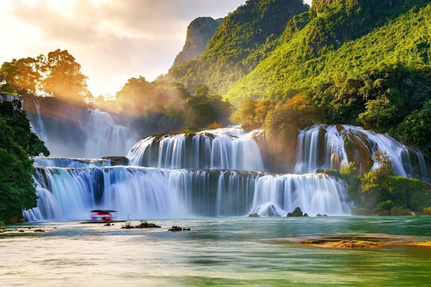 Where is the largest waterfall in Vietnam?