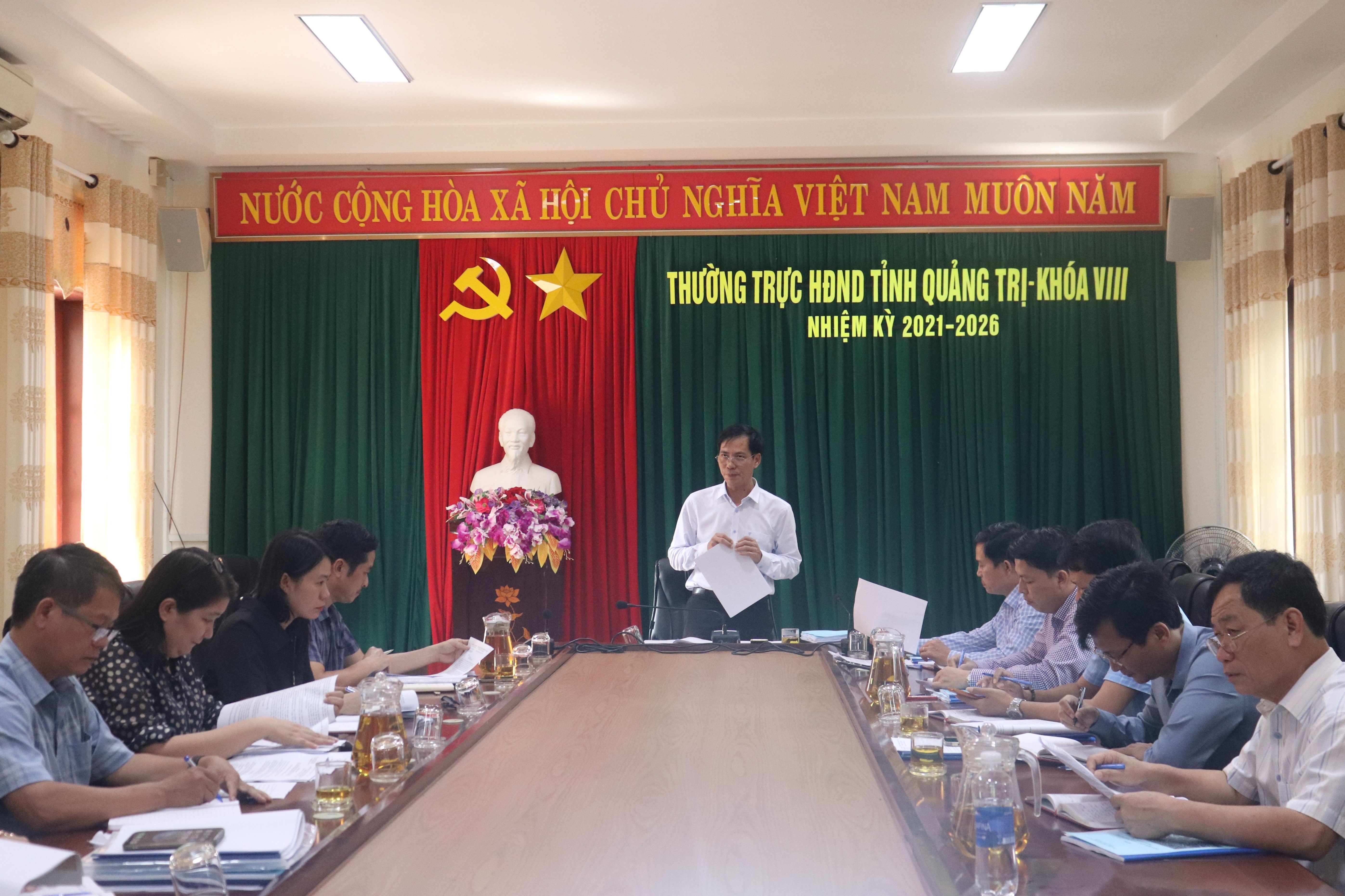 The Economic - Budget Committee of the Provincial People's Council reviewed the content submitted to the 28th session of the 8th Provincial People's Council.