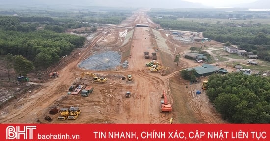 En pleine effervescence autour de projets clés à Ha Tinh le premier jour de la nouvelle année