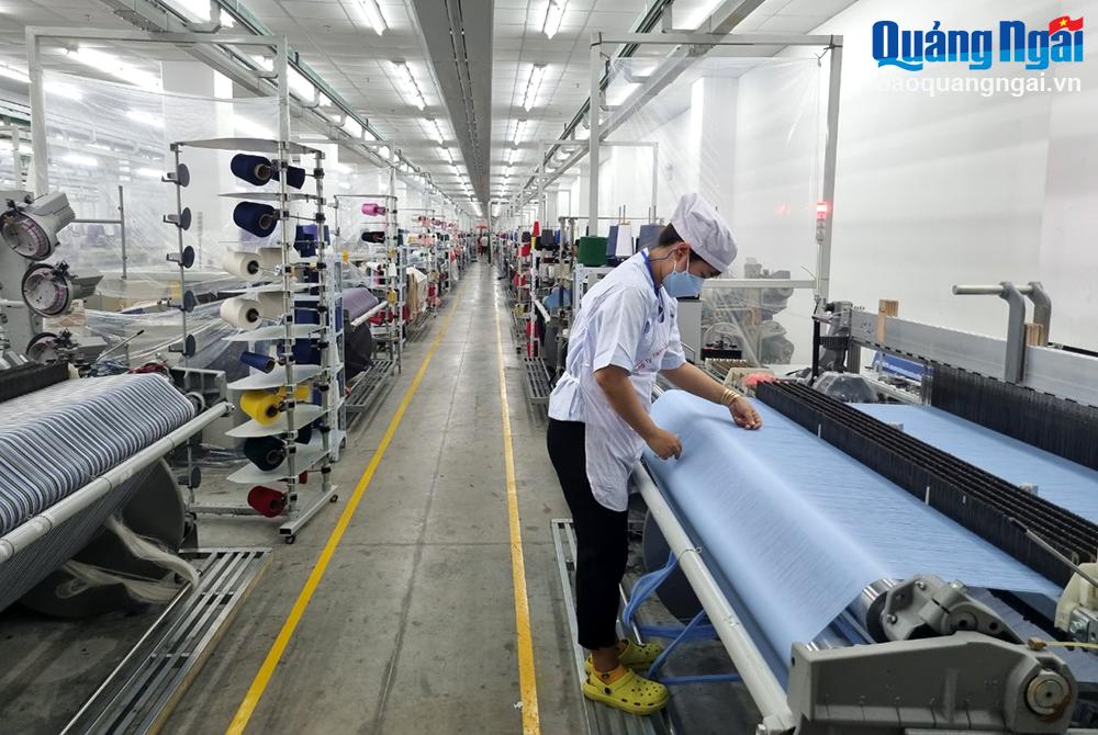 Production activities at Tan Mahang Vietnam Co., Ltd. (VSIP Quang Ngai Industrial Park).