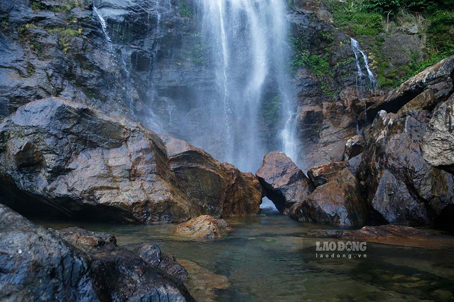 ជាមួយនឹងធម្មជាតិ ភាពស្រស់ស្អាតដ៏ទាក់ទាញ និងសក្តានុពលទេសចរណ៍ដ៏អស្ចារ្យ ទឹកធ្លាក់ Muong Thin សន្យាថានឹងក្លាយជាគោលដៅទាក់ទាញសម្រាប់ភ្ញៀវទេសចរដែលចូលចិត្តស្វែងយល់ពីធម្មជាតិ។