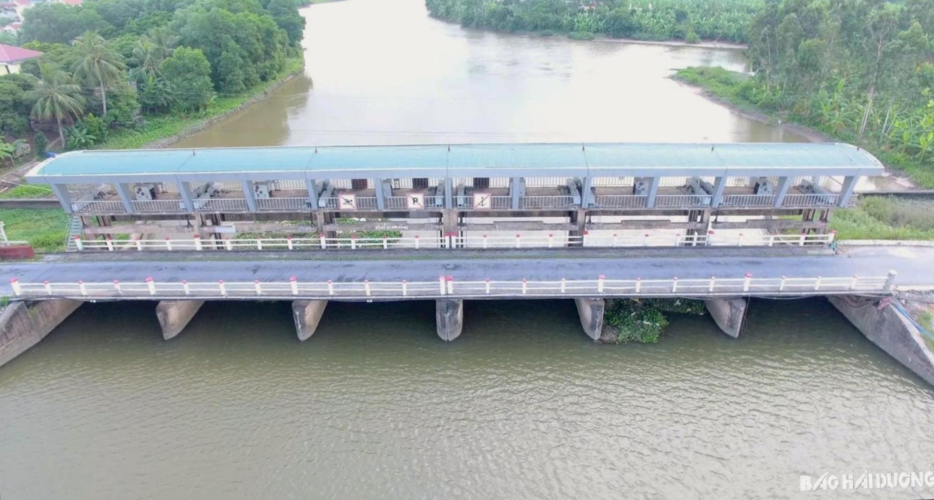 Water level of Bac Hung Hai irrigation system in Hai Duong is low