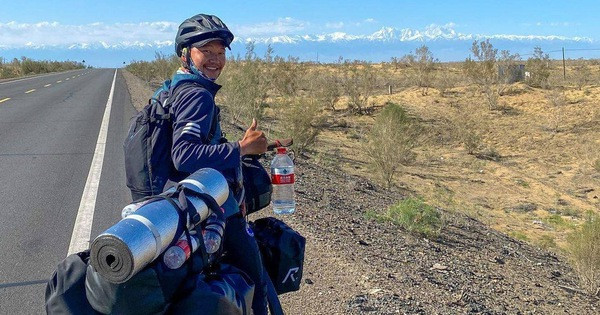 Cycling over 9,000 km, running for 11 months from Mongolia to England to watch Manchester United play