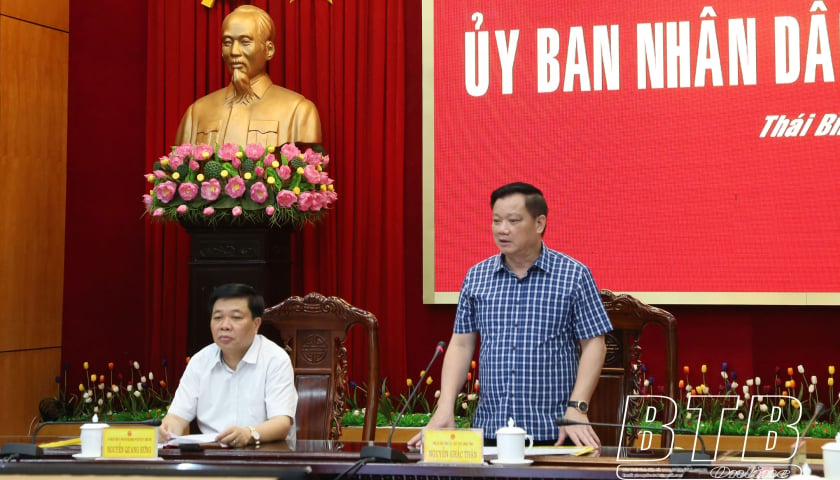 Provincial People's Committee: Meeting to listen to progress reports on some key projects and works