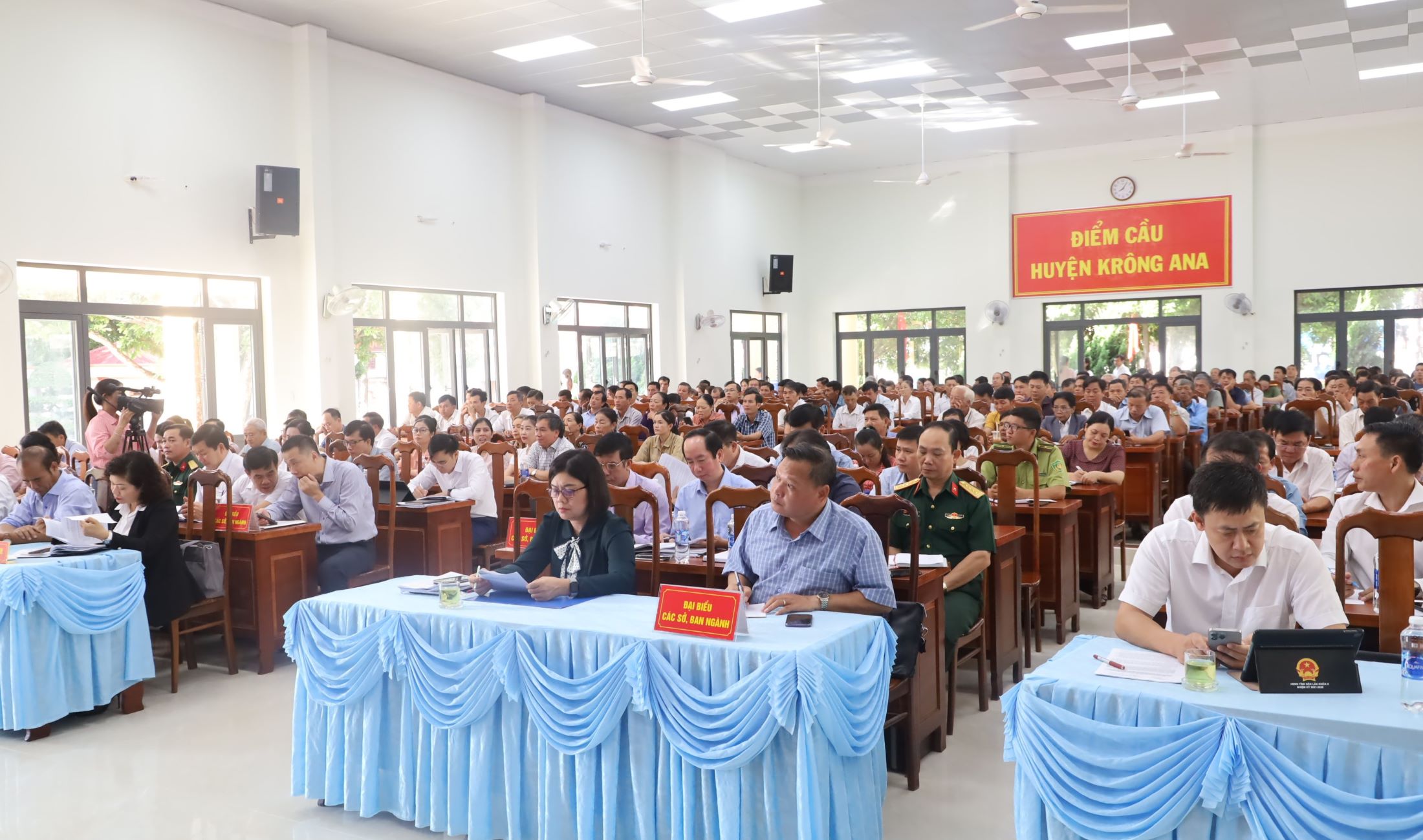 គណៈប្រតិភូរដ្ឋសភាខេត្ត Dak Lak ជួបអ្នកបោះឆ្នោតស្រុកក្រងអាណា