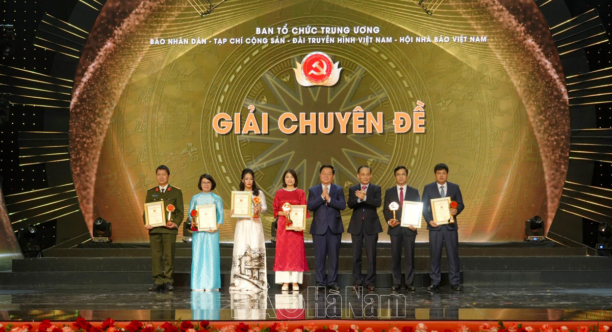 Báo chí với công tác xây dựng Đảng – Góc nhìn từ Giải Búa liềm vàng