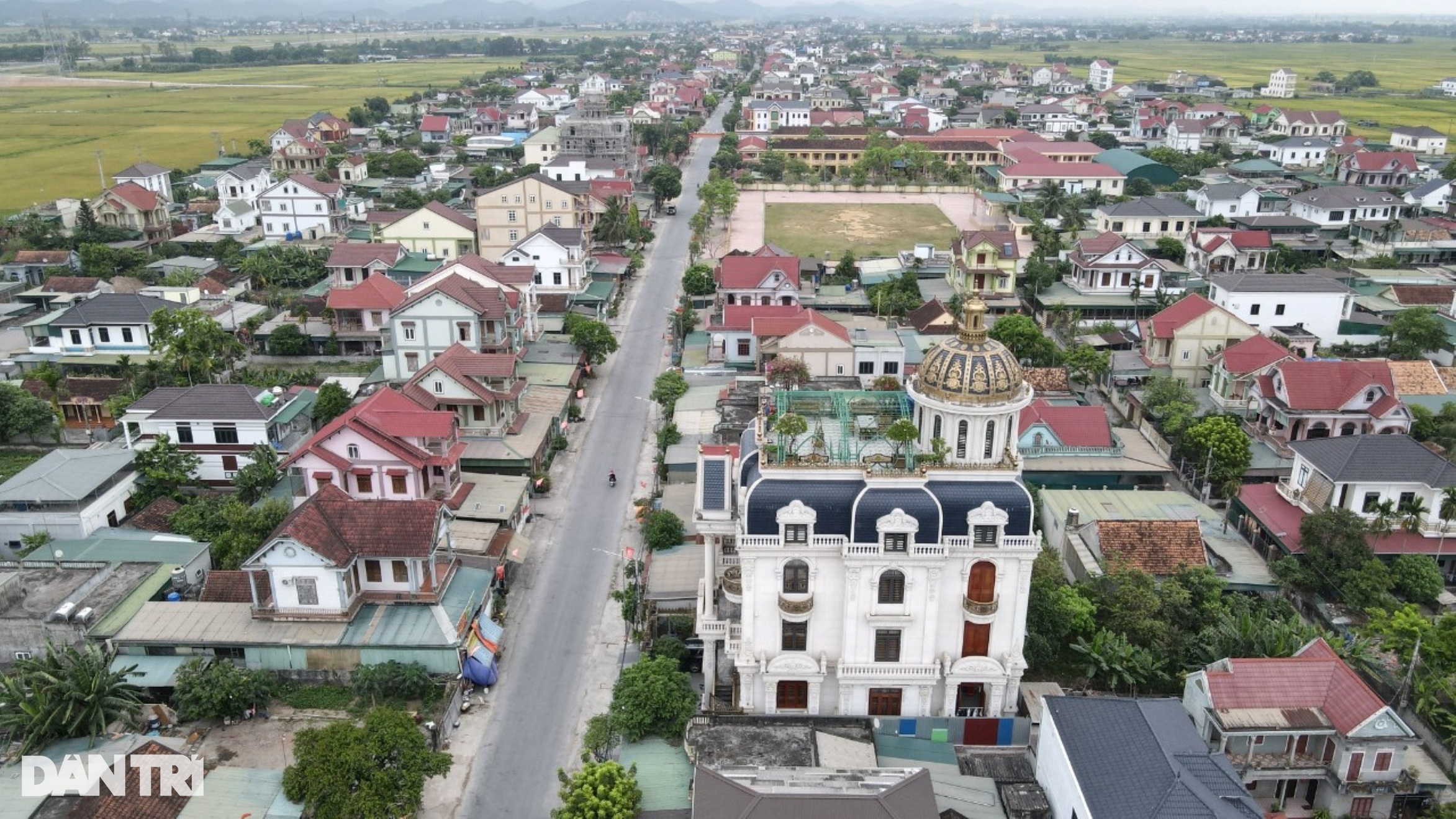 Vùng quê nhan nhản biệt thự, lâu đài được ví như làng châu Âu ở Nghệ An - 3