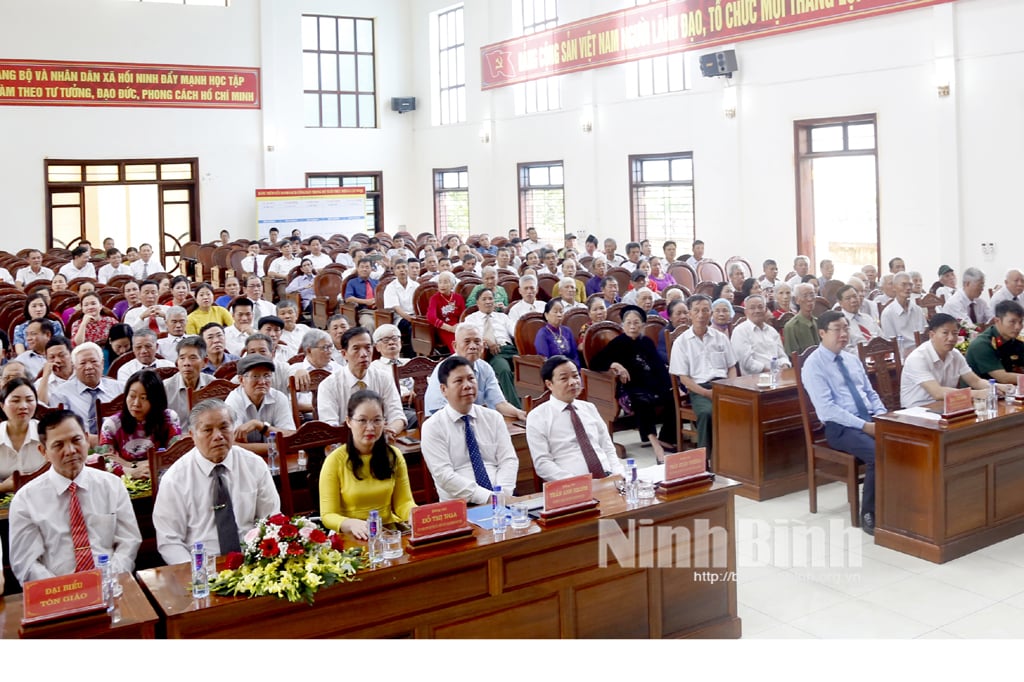 Die Gemeinde Hoi Ninh erhielt das Zertifikat für fortschrittliche neue ländliche Standards