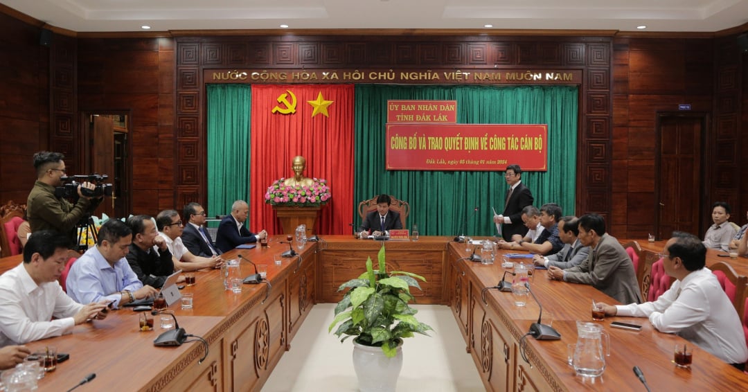 Các đại biểu dự hội nghị