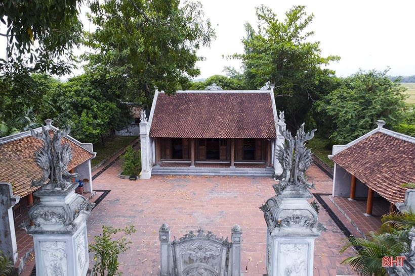 La Son Phu Tu Nguyen Thiep con el famoso Nguyen Tien Dien