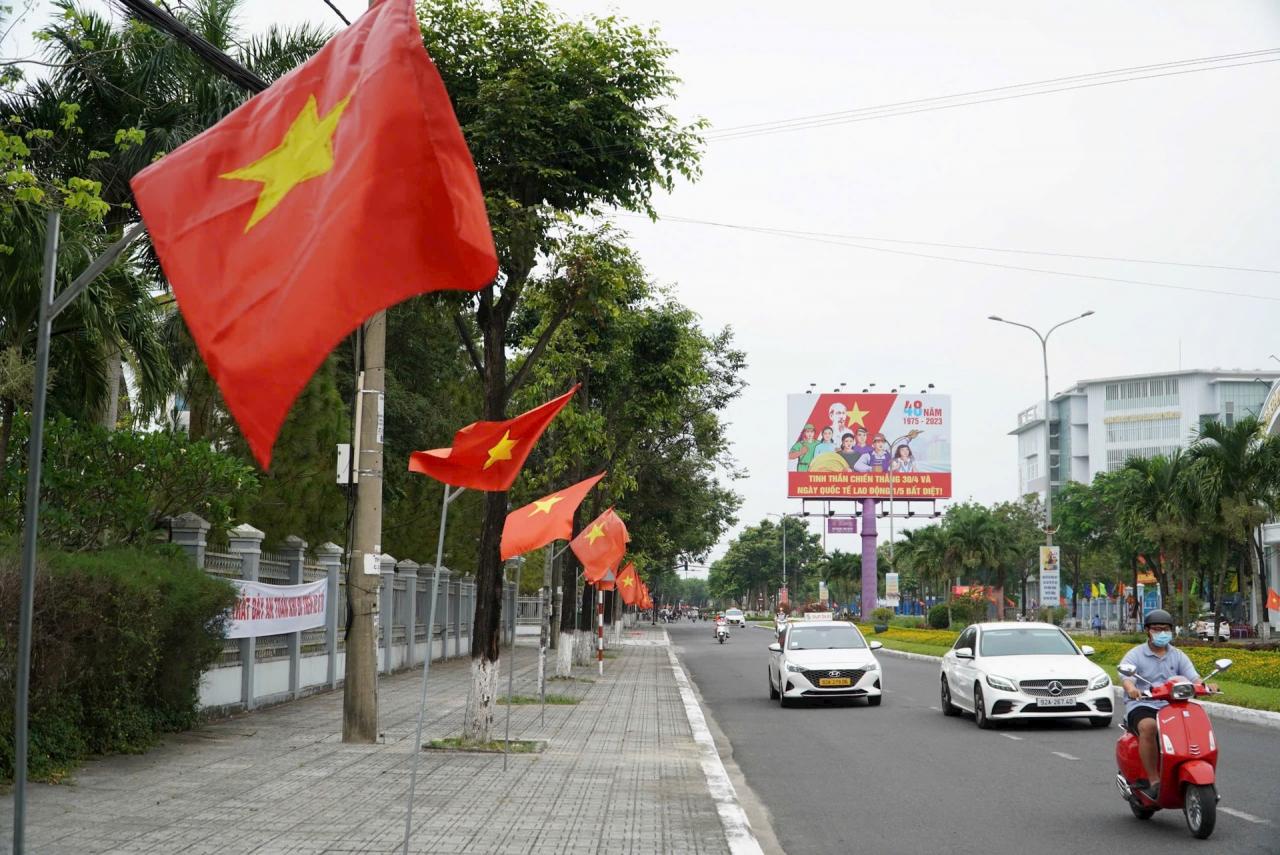 Dự án sẽ mở rộng thêm mỗi bên 1 làn xe rộng 3m, thu hẹp dải phân cách giữa hiện trạng từ 13m xuống còn 7m. Ảnh: T.C