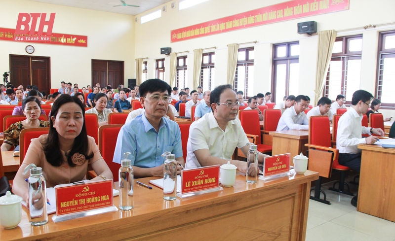 Voters of Nong Cong district petitioned many issues related to people's lives.