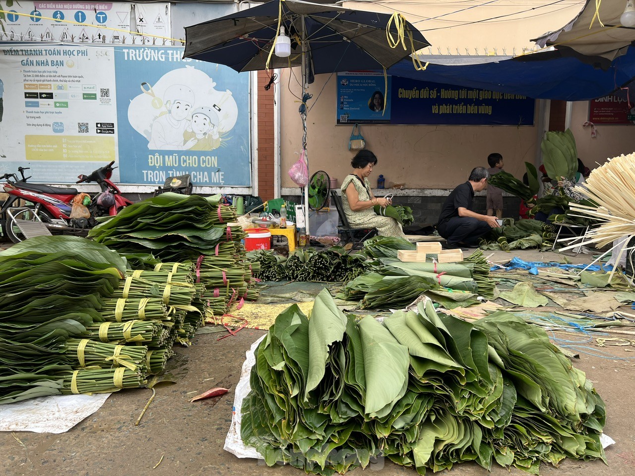 Der einst berühmte Dong-Blatt-Markt in Ho-Chi-Minh-Stadt ist verlassen, Händler seufzen Foto 1