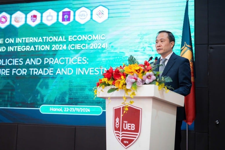 Laut Dr. Le Trung Thanh, außerordentlicher Professor und Rektor der Wirtschaftsuniversität der Vietnam National University in Hanoi, erkennen viele Länder der Welt die Notwendigkeit, grüne Strategien zu entwickeln und Umweltziele in die Wirtschaftspolitik zu integrieren.