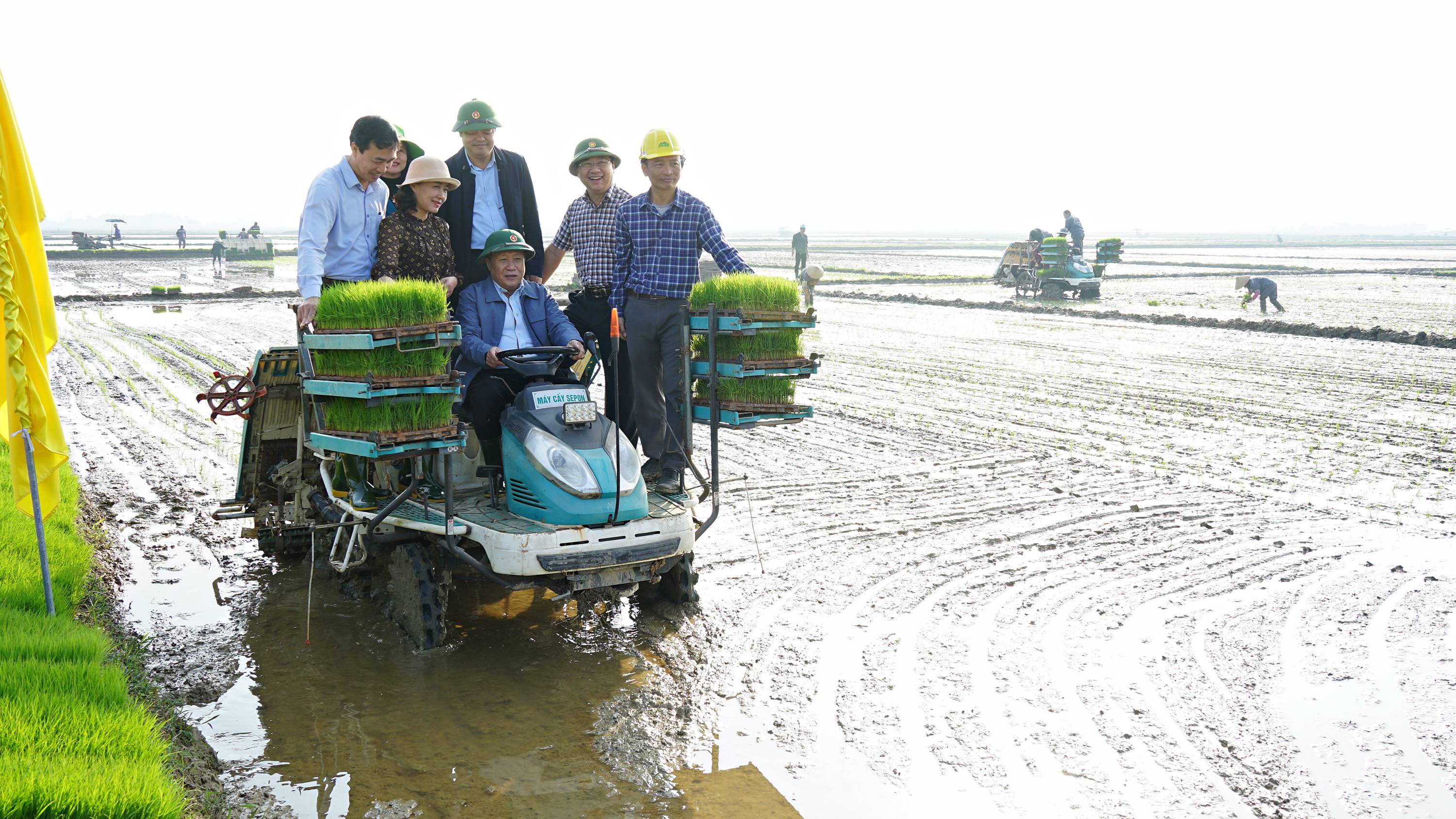 Quyền Chủ tịch UBND tỉnh Hà Sỹ Đồng kiểm tra tình hình sản xuất đầu vụ đông xuân