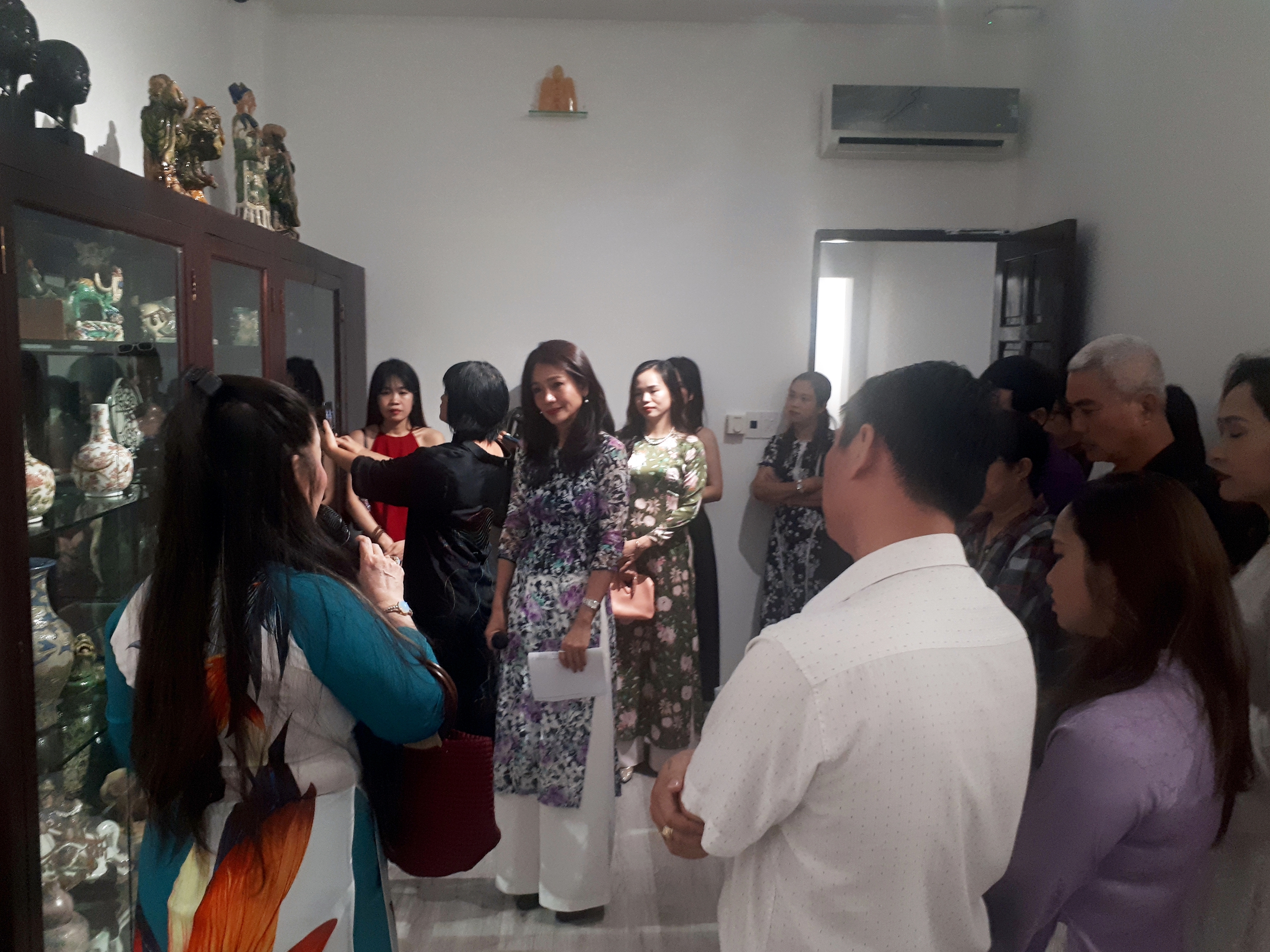 'Xem' gốm xưa kể chuyện - Ảnh 1.