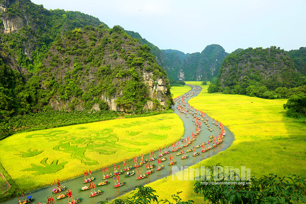 Ninh Bình đón gần 300 000 lượt khách trong Tuần Du lịch 2024