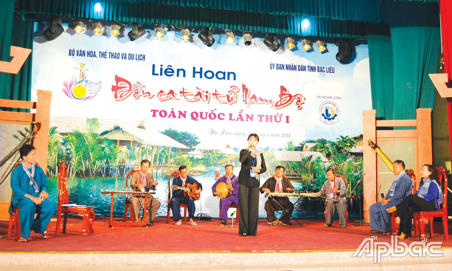 Aktivitäten des ĐCTT-Raums des ĐCTT-Clubs der Tien Giang Literature and Arts Association, dies ist eine Reihe von Aktivitäten beim 1. Nationalen ĐCTT-Festival 2014 in der Provinz Bac Lieu.