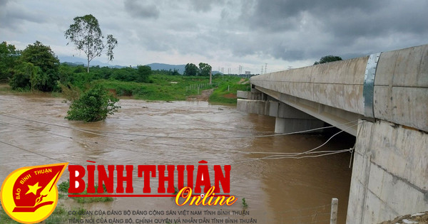 Limpiando el cauce del río Phan