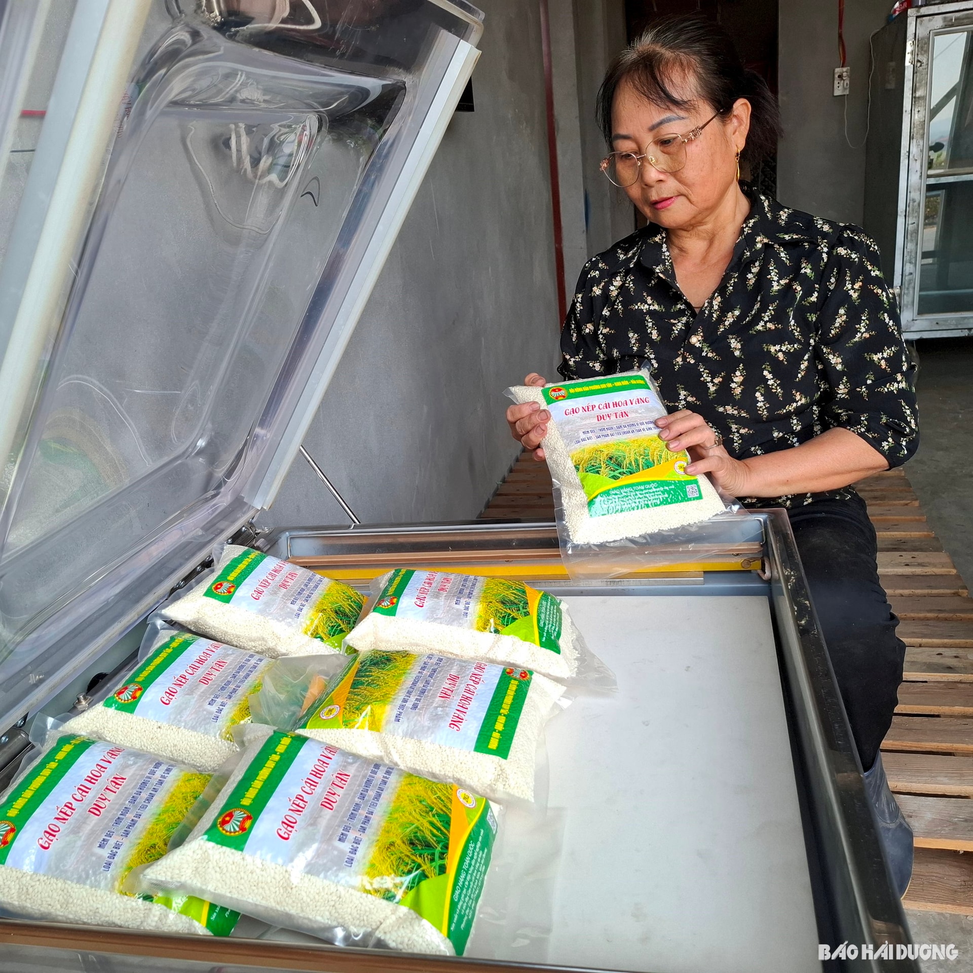 nang-tam-hat-vang- Kinh-mon-1.jpg