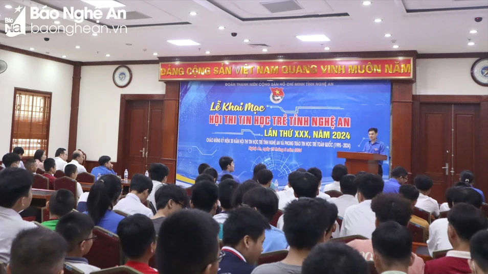 bna_Khai mạc hội thi tin học trẻ Ảnh Diệp Thanh00004.JPG