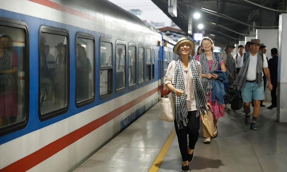 Cross-Vietnam train tour costs over 200 million VND per passenger