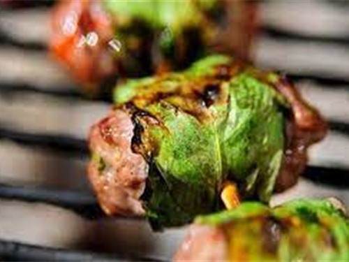 How to make basil rolls with grilled beef