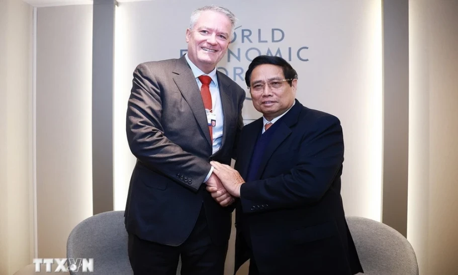 Prime Minister Pham Minh Chinh receives OECD Secretary General in Davos