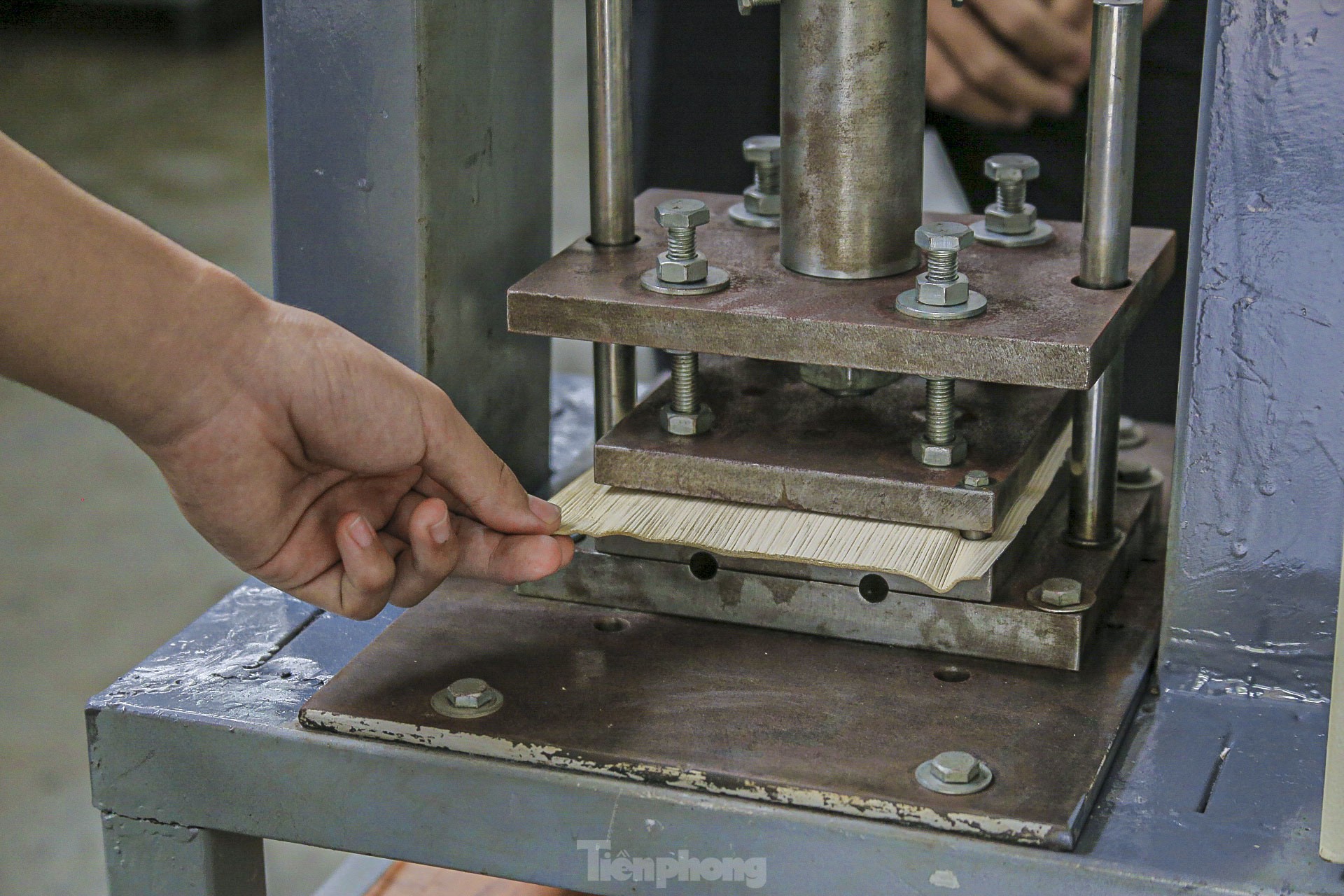 Estudiantes de Da Nang inventan un lavavajillas con materiales ecológicos (foto 11)