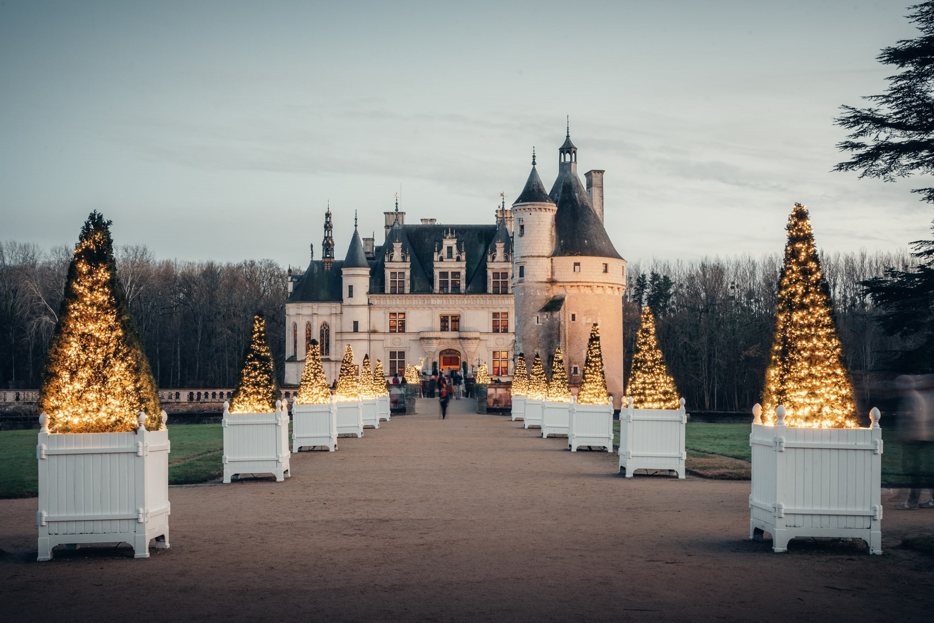 Eingang zum Schloss Chenonceau Weihnachtspalast 2023 httpswwwomonchateaucomnoelaupaysdeschateaux.jpg