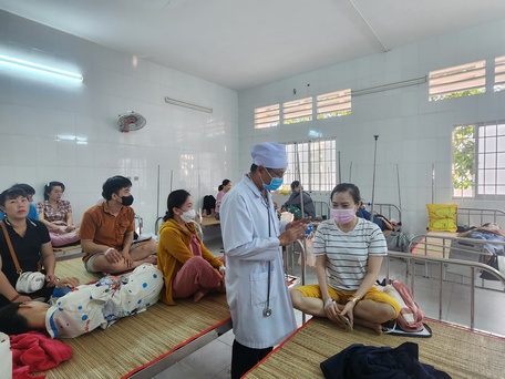 បច្ចុប្បន្ន​សុខភាព​កម្មករ​ទាំងអស់​ដែល​សង្ស័យ​ពុល​អាហារ​កំពុង​សម្រាក​ព្យាបាល​នៅ​មន្ទីរ​ពេទ្យ​មាន​ស្ថិរភាព។