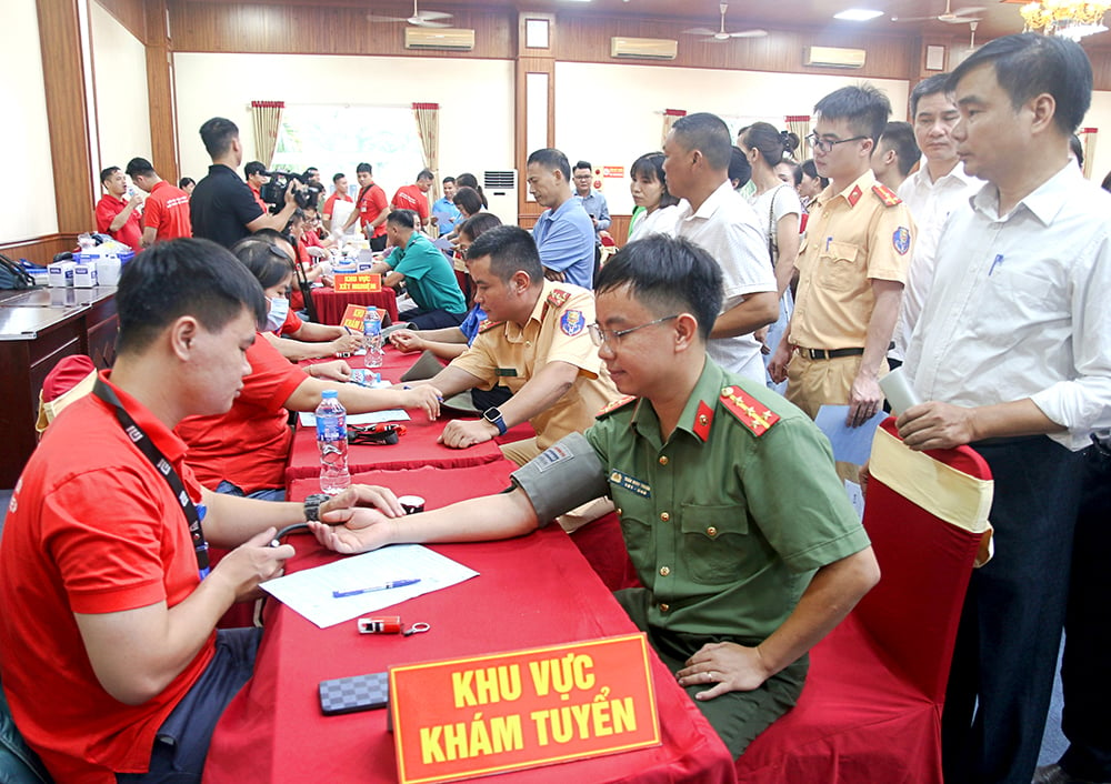 “Hành trình đỏ” kết nối dòng máu Việt