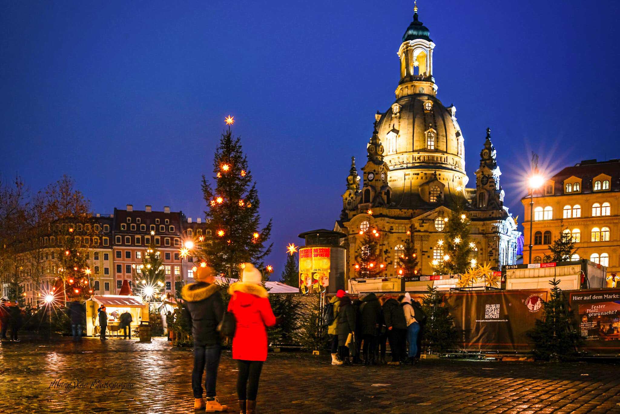 Europa begrüßt Weihnachten in leuchtenden Farben