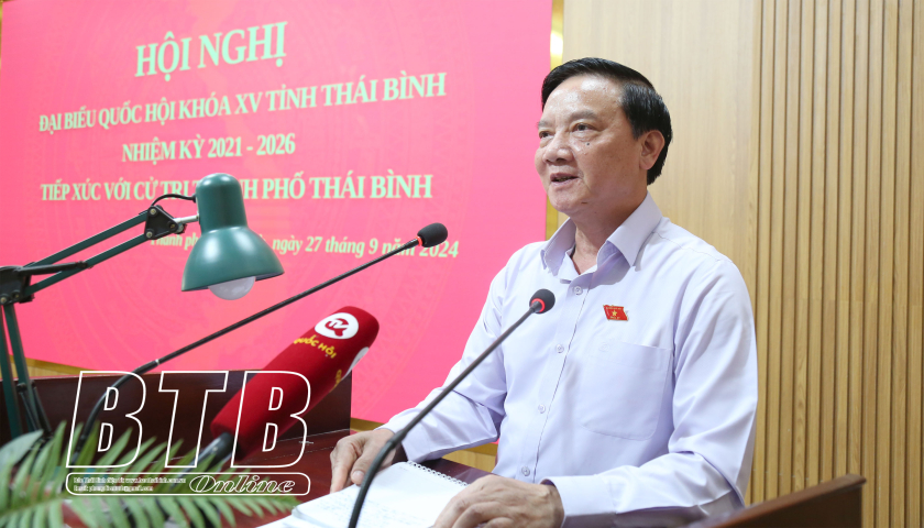 Der stellvertretende Vorsitzende der Nationalversammlung, Nguyen Khac Dinh, traf sich mit Wählern im Bezirk Tien Hai und der Stadt Thai Binh.