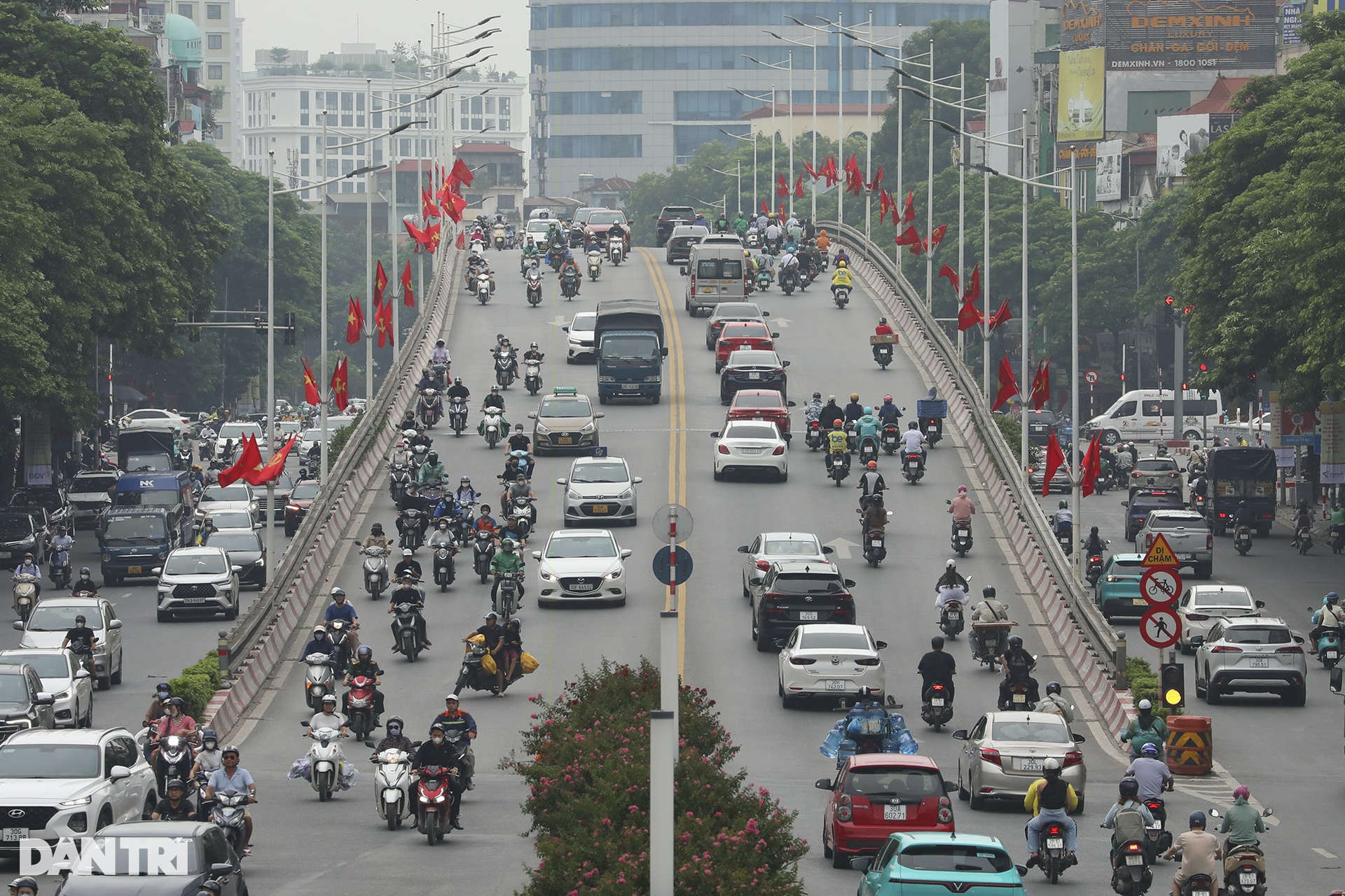 Hà Nội rực rỡ cờ hoa chào mừng Cách mạng Tháng Tám và Quốc khánh 2/9 - 8