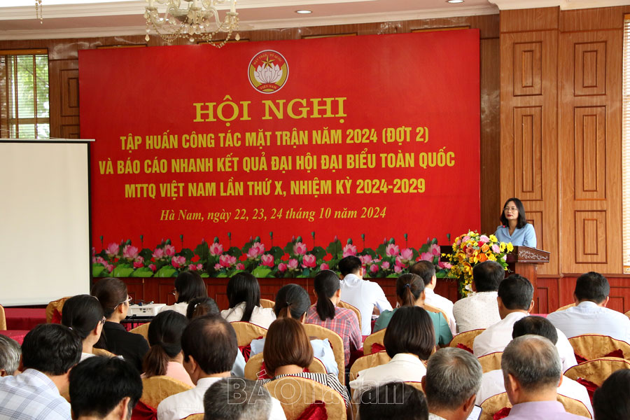 Training on front work and quick report on the results of the 10th National Congress of the Vietnam Fatherland Front