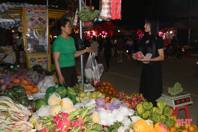 Dạo chợ đêm ngày tết ở phố núi Hương Sơn