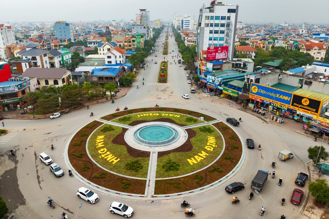 Die Tradition der Textilindustrie wurde lebendiger und effektiver fortgeführt, während in Nam Dinh weiterhin andere Industrien eröffnet werden. Foto: Trong Tung 