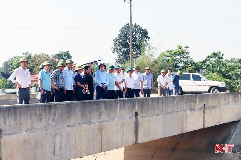 Dinámico, profesional y eficaz en la gestión de proyectos de inversión en Ha Tinh.