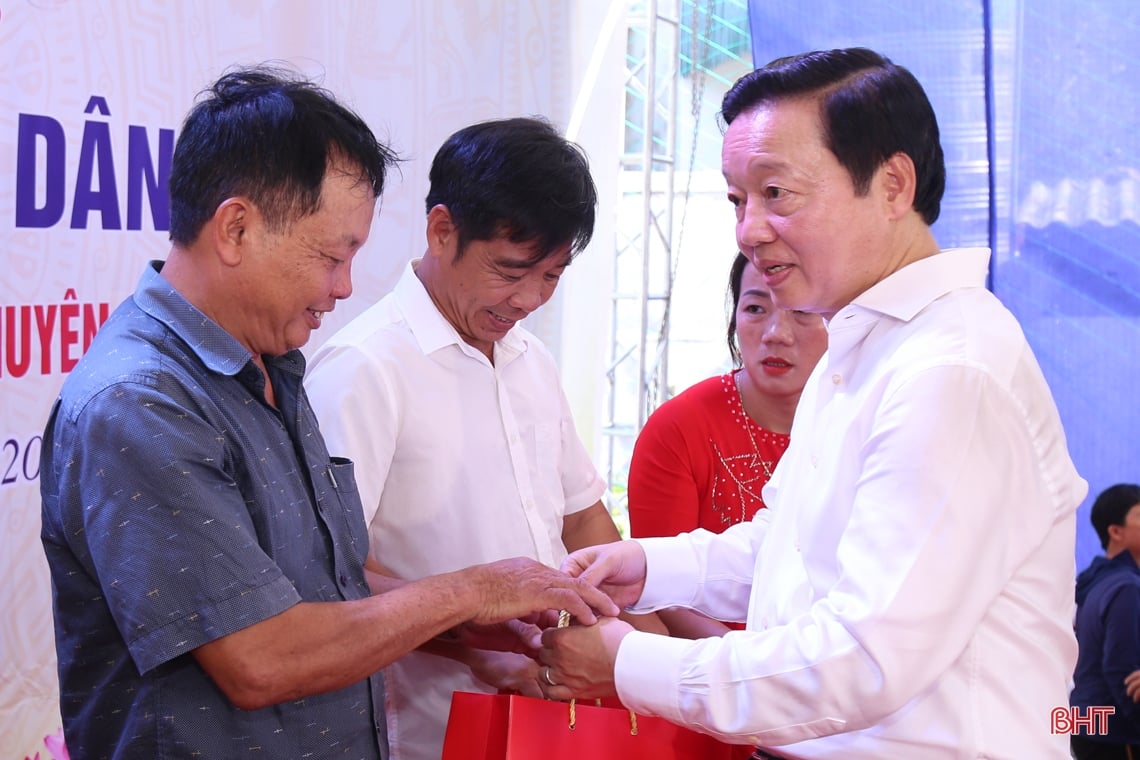 El viceprimer ministro Tran Hong Ha se une al gran festival de solidaridad en Ha Tinh