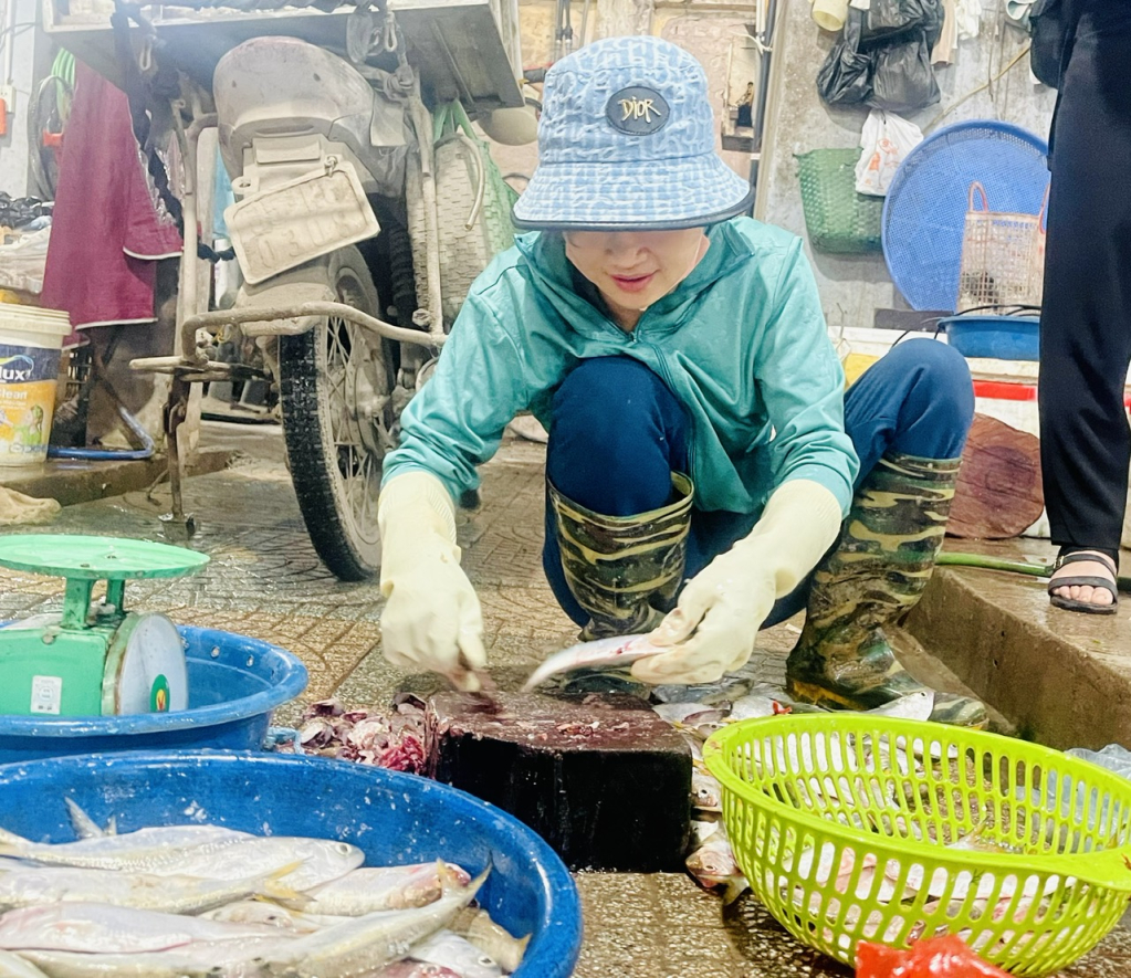 Les sardines sont vendues en grande quantité au marché Pho Hien (ville de Hung Yen)