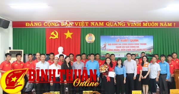 Cérémonie de départ du tournoi de football des travailleurs et fonctionnaires du Vietnam