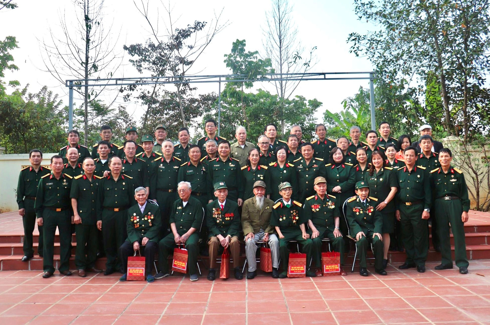 The oldest Hai Duong soldier serving in the Dien Bien Phu Campaign is 107 years old.