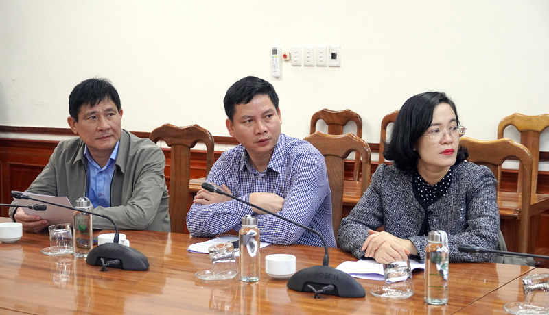 Delegates attending the conference at Quang Binh bridge point.
