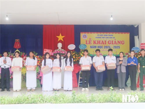 Trường THPT Chu Văn An khai giảng năm học mới 2024-2025