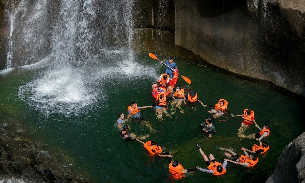 Khám phá vực Phun ở Phú Yên