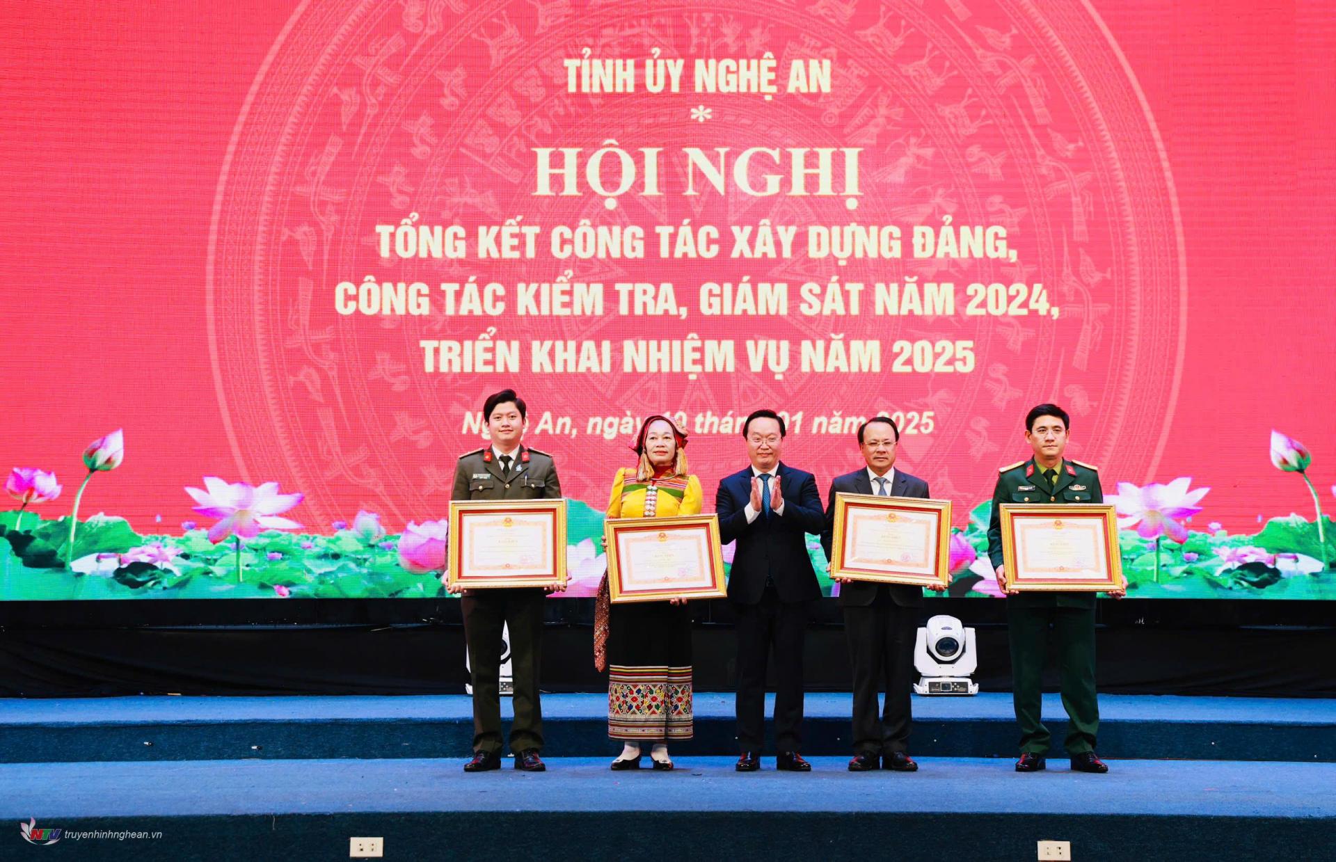 Nghệ An tổng kết công tác xây dựng Đảng, triển khai nhiệm vụ năm 2025