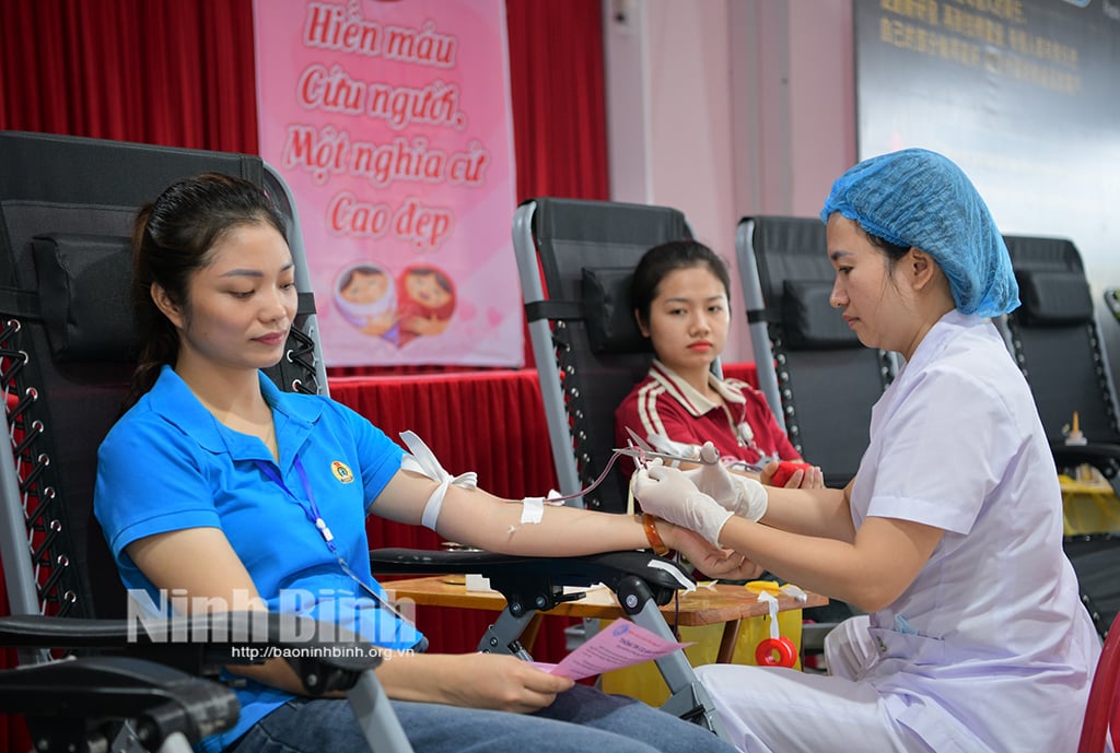 Công đoàn các khu công nghiệp tỉnh tổ chức Ngày hội Giọt hồng công nhân