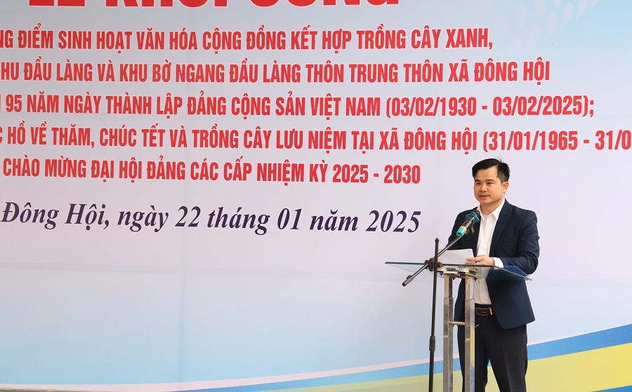 Vice Chairman of Dong Hoi Commune People's Committee Luong Van Tu informed about the project