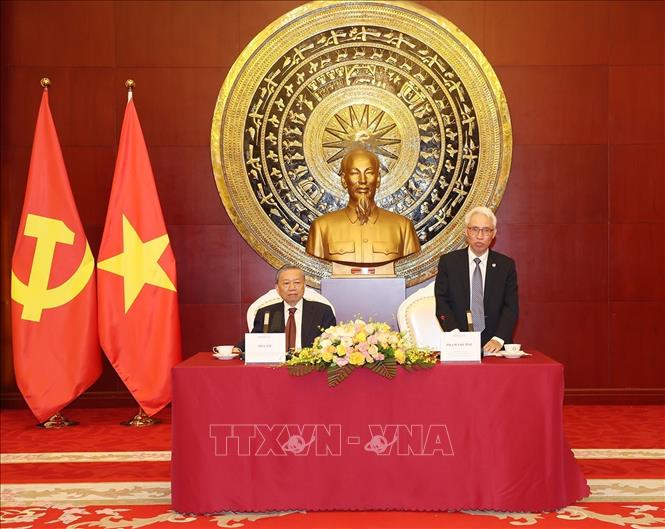 Le secrétaire général et président To Lam visite l'ambassade et rencontre la communauté vietnamienne en Chine